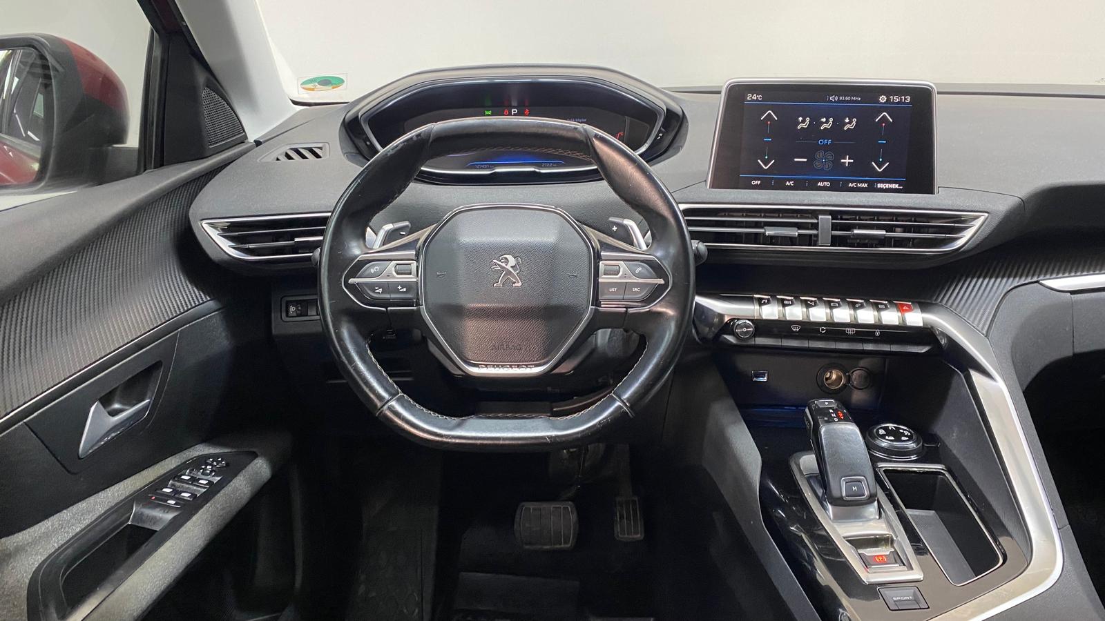 PEUGEOT 3008 5